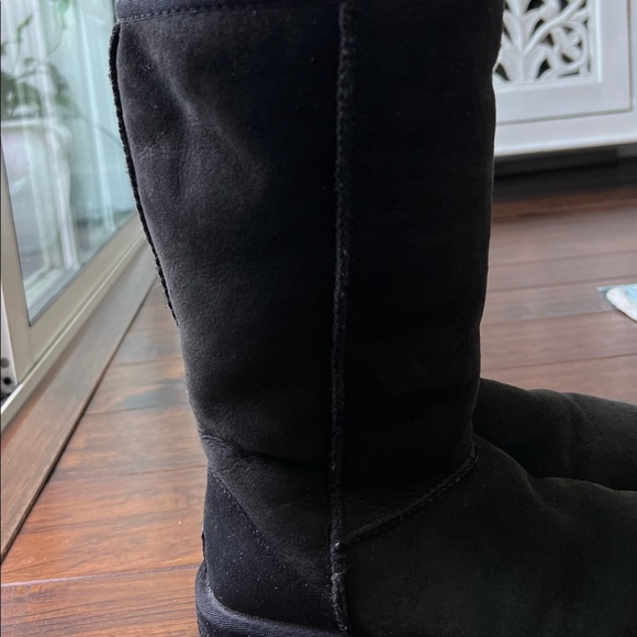 UGG Australia Classic Tall Boot - Picture 3 of 9